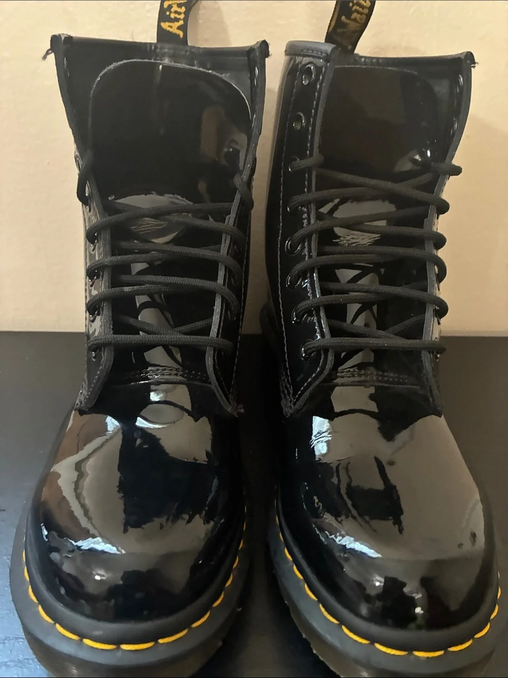 Dr. Martens 1460 patent leather 8-eye boots in black size 10L